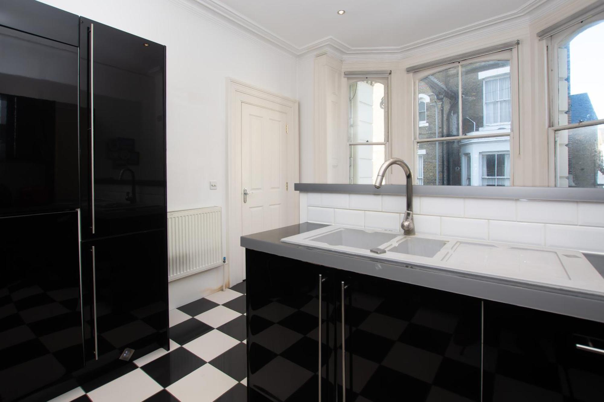 Beautiful Victorian Coastal Holiday home Deal